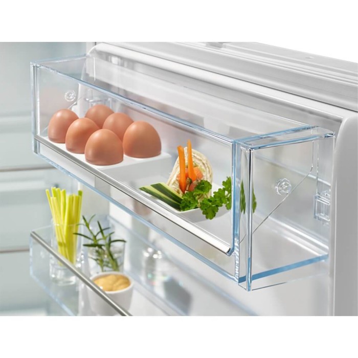 Встраиваемый холодильник Electrolux E8MNCD18S 177.2-178см
