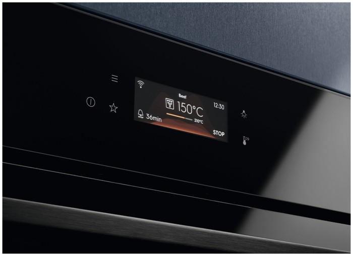 Компактный духовой шкаф с СВЧ Electrolux LVL8E09Z