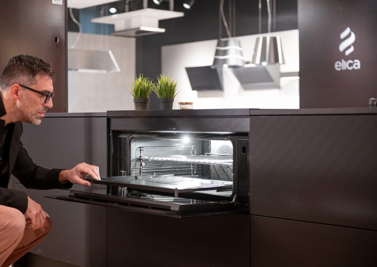 ELICA LHOV COMBISTEAM BL/A/90 (4в1: Варочная панель, вытяжка, духовка, пароварка)