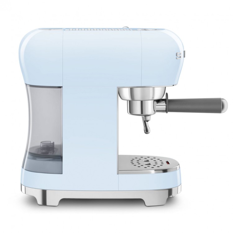 Кофеварка рожковая Smeg ECF02PBEU , пастельный голубой