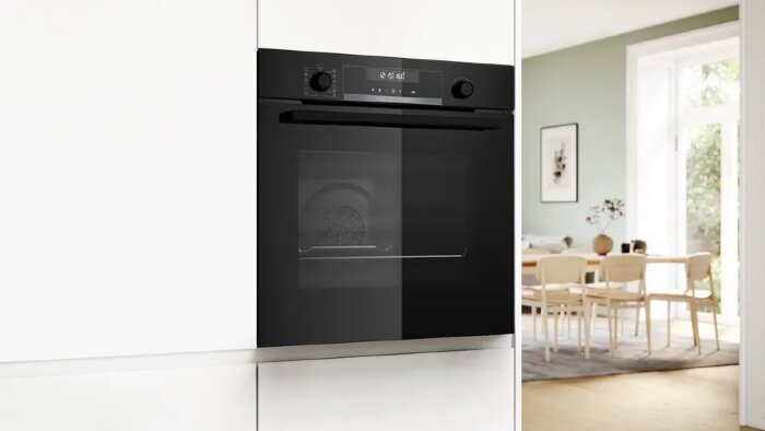 Духовой шкаф Bosch HBG578EB3